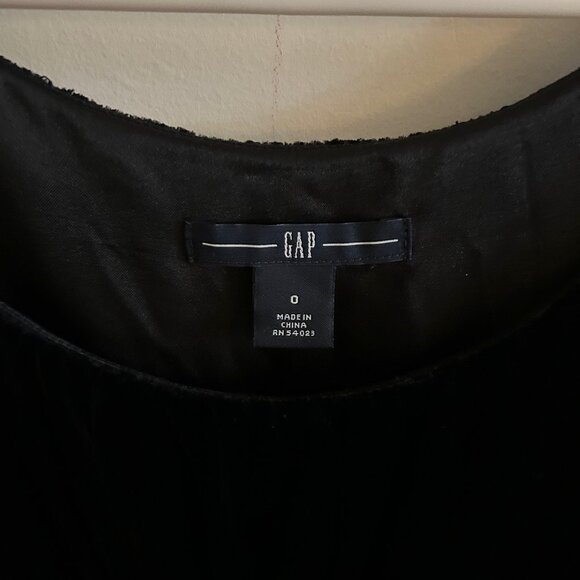 GAP Black holiday dress (never worn) - Picture 2 of 4
